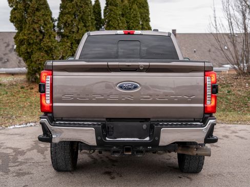 Used 2023 Ford F350 Lariat w/ FX4 Off-Road Package image 6