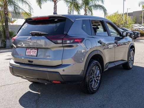 Used 2024 Nissan Rogue S AWD/4WD image 4