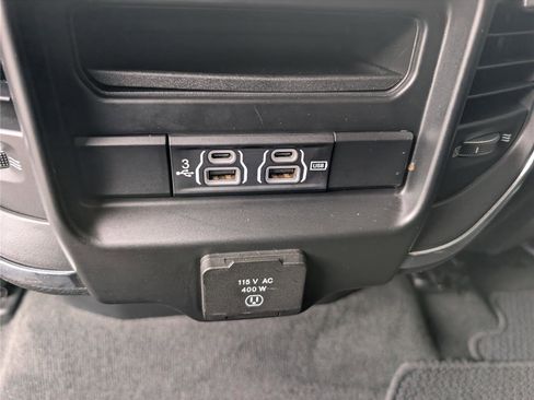 Used 2019 RAM 1500 Laramie w/ Sport Appearance Package AWD/4WD image 17