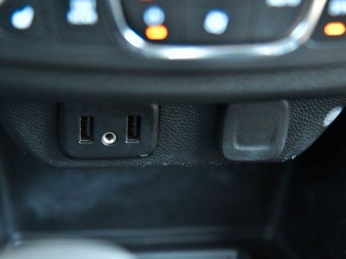 Used 2023 Chevrolet Traverse LT FWD image 29
