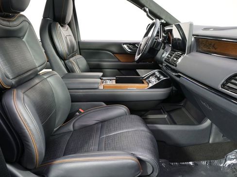 Used 2024 Lincoln Navigator Black Label AWD/4WD image 17