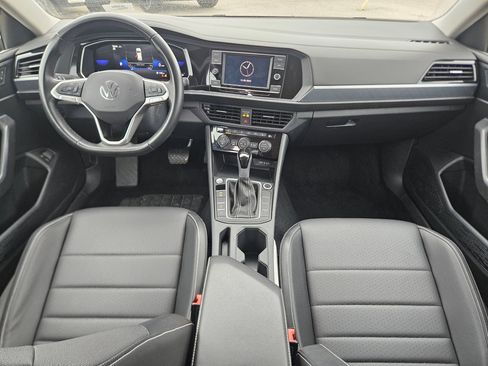 Used 2024 Volkswagen Jetta SE image 16