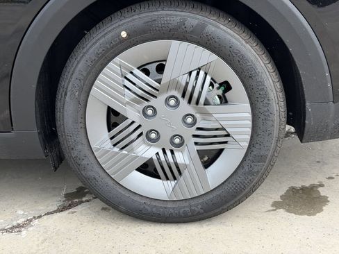 New 2026 Kia K4 FWD image 13