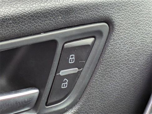 Used 2016 Audi Q5 2.0T Premium Plus w/ Technology Package image 27