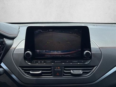 Used 2021 Nissan Altima 2.5 SR FWD image 14