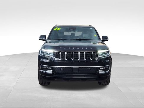 Used 2025 Jeep Wagoneer L 4WD image 2