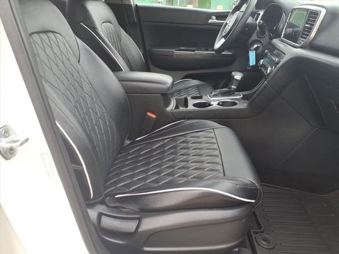 Used 2021 Kia Sportage LX image 11