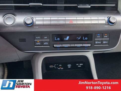 Used 2025 Hyundai Kona SEL AWD/4WD image 19