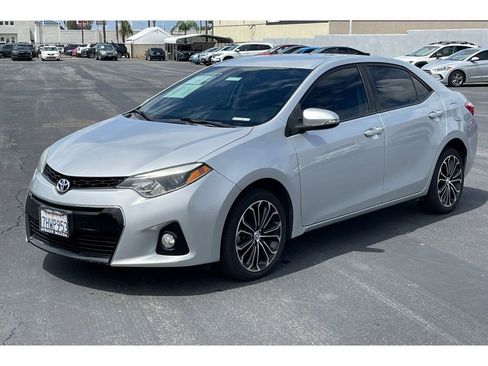 Used 2015 Toyota Corolla S image 2
