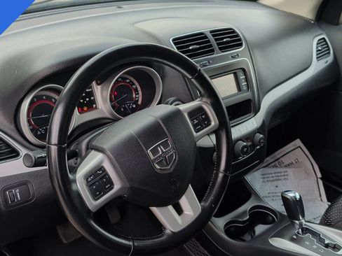 Used 2019 Dodge Journey SE w/ Connectivity Group FWD image 10