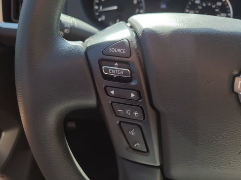 Certified 2025 Nissan Frontier SV RWD image 24