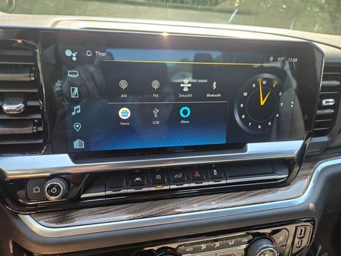 Used 2022 Chevrolet Silverado 1500 LT AWD/4WD image 20