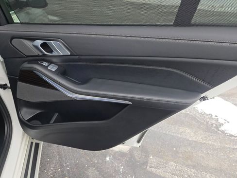 Used 2025 BMW X7 xDrive40i image 8