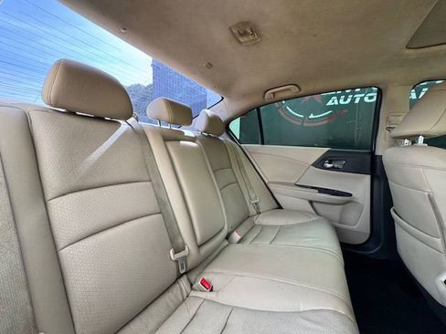 Used 2017 Honda Accord Touring image 21