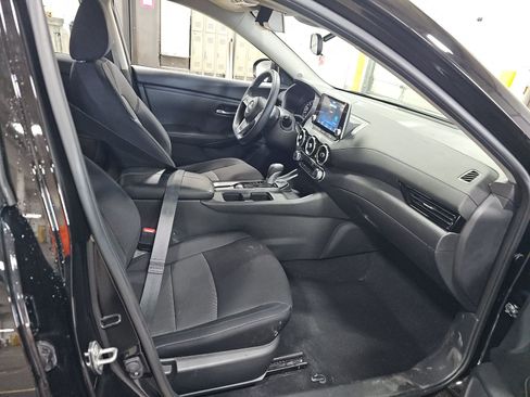 Used 2025 Nissan Sentra SV FWD image 14