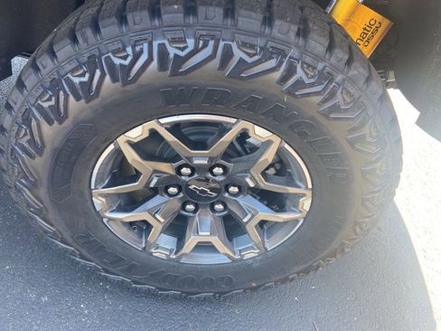 New 2025 Chevrolet Colorado ZR2 w/ Technology Package image 5