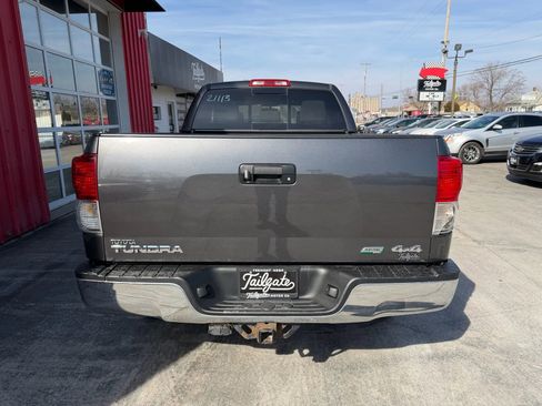 Used 2011 Toyota Tundra SR5 w/ SR5 Pkg image 5
