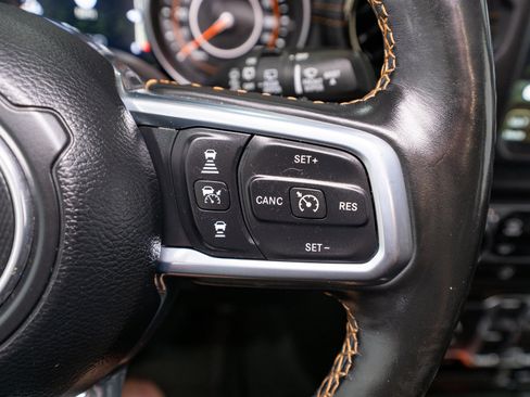 Used 2020 Jeep Wrangler Unlimited Sahara AWD/4WD image 27
