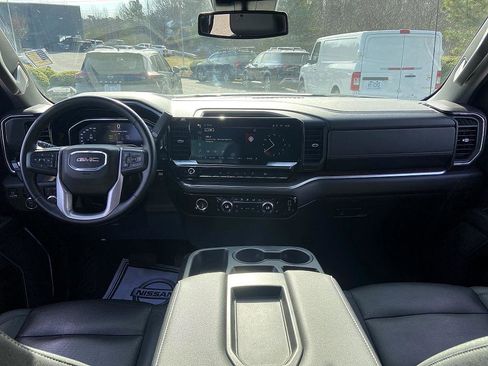 Used 2024 GMC Sierra 1500 SLT image 16