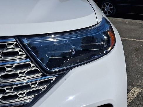 Used 2023 Ford Explorer Limited AWD/4WD image 9