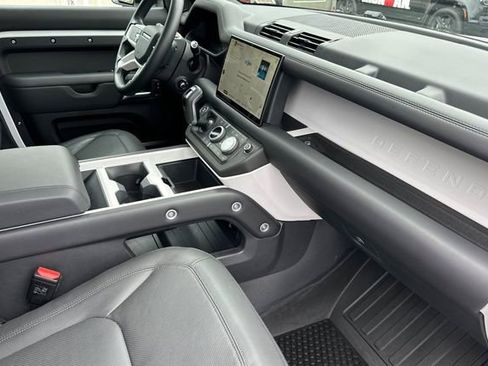Used 2025 Land Rover Defender 110 S image 14