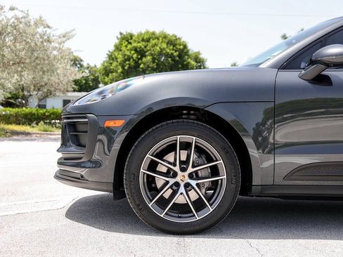 Used 2022 Porsche Macan AWD/4WD image 26