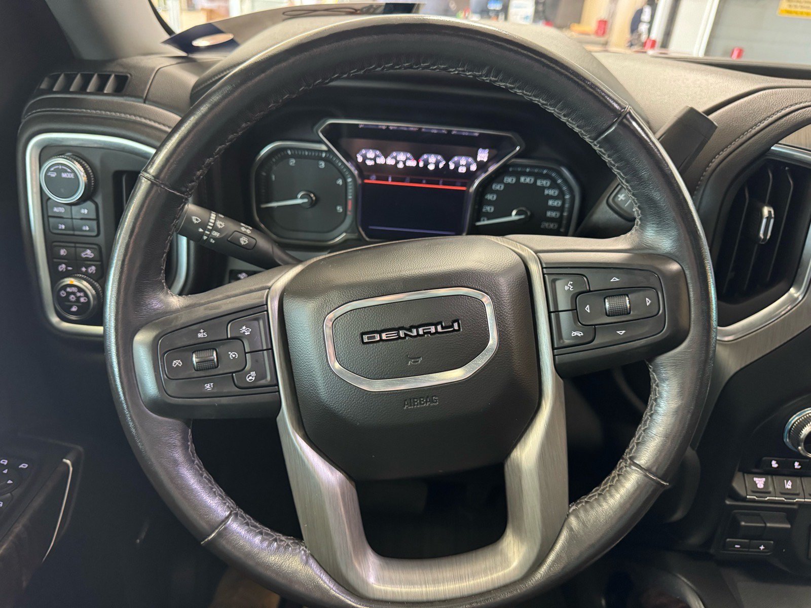 Used 2022 GMC Sierra 2500 Denali w/ Denali Ultimate Package AWD/4WD image 30
