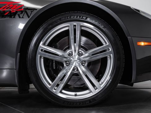 Used 2009 Aston Martin V8 Vantage Roadster RWD image 22