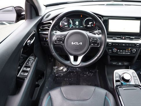 Certified 2022 Kia Niro EX Premium w/ Cold Weather Package image 19