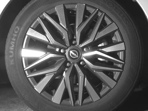 Used 2025 Nissan Altima 2.5 SV FWD image 13