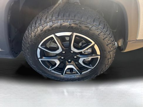 Used 2024 Jeep Compass Trailhawk AWD/4WD image 9