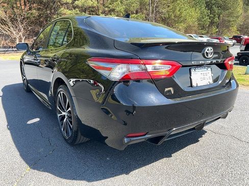Used 2019 Toyota Camry SE image 7