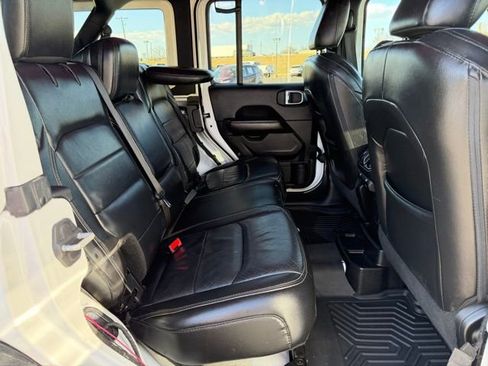 Used 2018 Jeep Wrangler Unlimited Sahara w/ Quick Order Package 24M Moab image 12