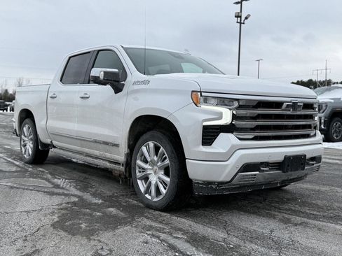 Used 2022 Chevrolet Silverado 1500 High Country w/ Technology Package image 18
