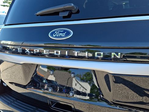 Certified 2024 Ford Expedition XLT AWD/4WD image 35
