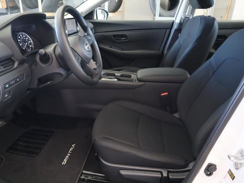 Used 2025 Nissan Sentra S image 13
