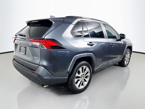Used 2021 Toyota RAV4 XLE Premium FWD image 4