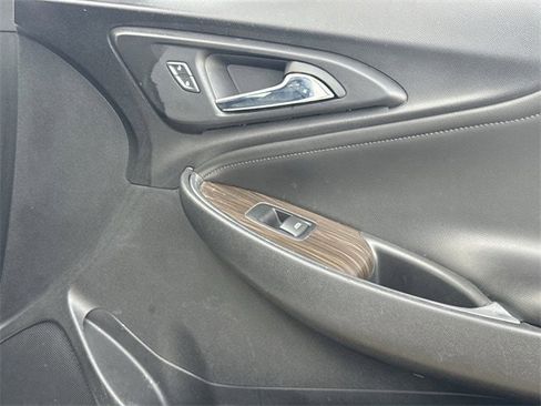 Used 2018 Chevrolet Malibu Premier image 29