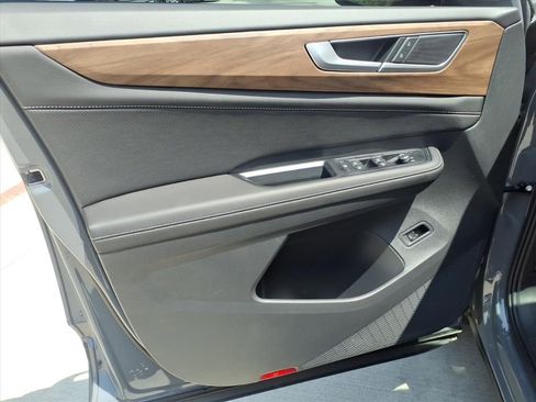 New 2026 Volkswagen Atlas SE FWD image 14