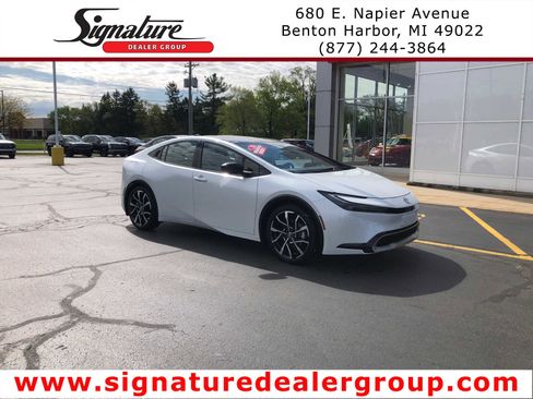 Used 2026 Toyota Prius Plug-In Hybrid w/ Limited Premium Package FWD image 1