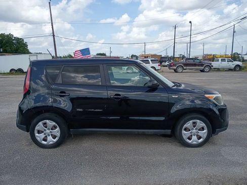 Used 2014 Kia Soul FWD image 6