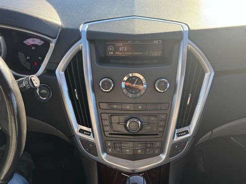 Used 2011 Cadillac SRX Luxury image 19