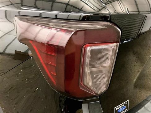 Used 2021 Ford Explorer XLT w/ Equipment Group 202A AWD/4WD image 28