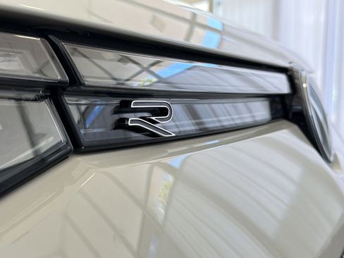 New 2026 Volkswagen Tiguan SE R-Line FWD image 37