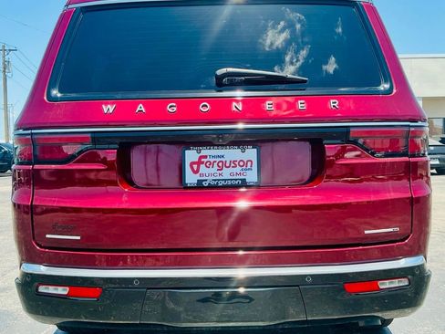 Used 2022 Jeep Wagoneer Series III w/ Flexible Seating Group AWD/4WD image 10