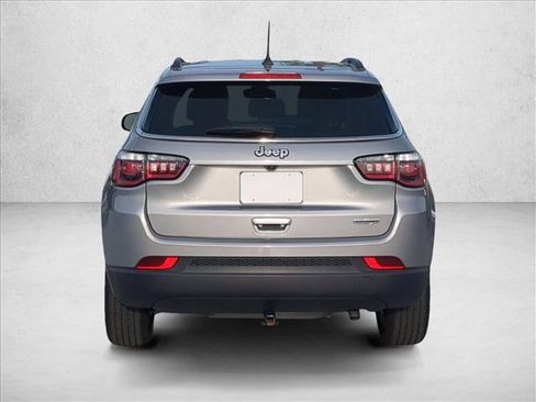 Used 2019 Jeep Compass Latitude image 6