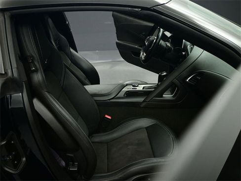 Used 2015 Chevrolet Corvette Z06 w/ 2LZ Preferred Equipment Group image 21