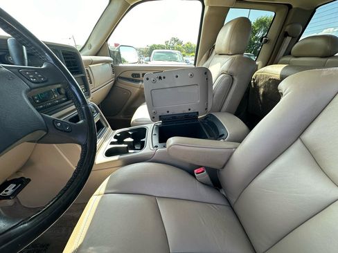 Used 2004 GMC Sierra 2500 SLT w/ Skid Plate Package AWD/4WD image 33