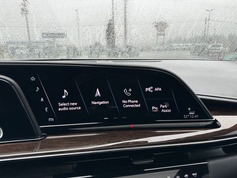 Used 2021 Cadillac Escalade Premium Luxury Platinum image 18