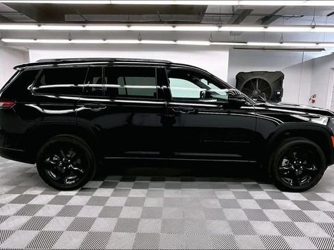 Used 2025 Jeep Grand Cherokee L Laredo AWD/4WD image 15